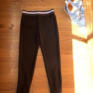 Leggings w/ supper cute back